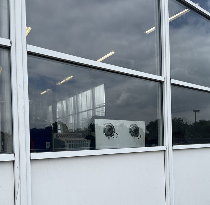 shopfront-window-repair-double-glazed-window-repair-greater-london-misty-glaze