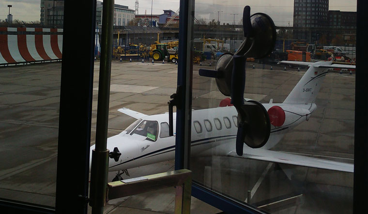 London City Airport - Broken Window Hinge Repair